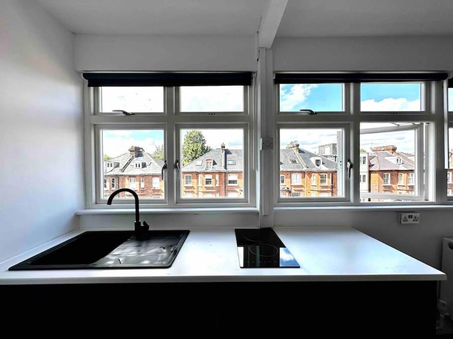 Cozy Near Regent's Park N9 Appartamento Londra